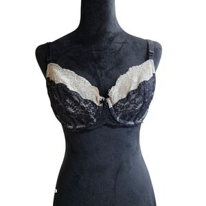 Victoria's Secret Dream Angels Plunge Demi Bra Cream With Black Overlay 36C